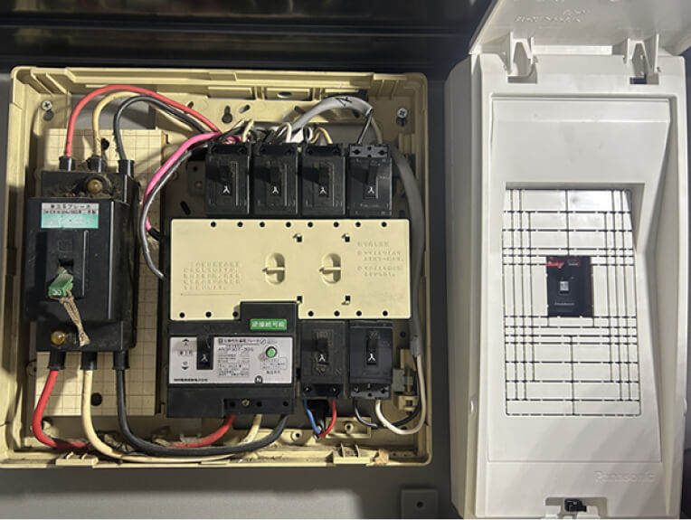 分電盤の近くに増設盤を設置する